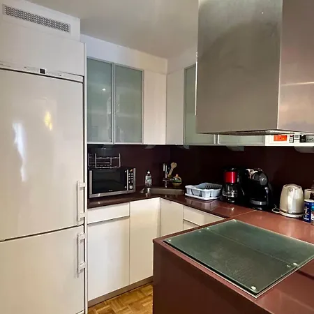 Bright T3 With Ocean View And Parking Lot - * Hendaye
